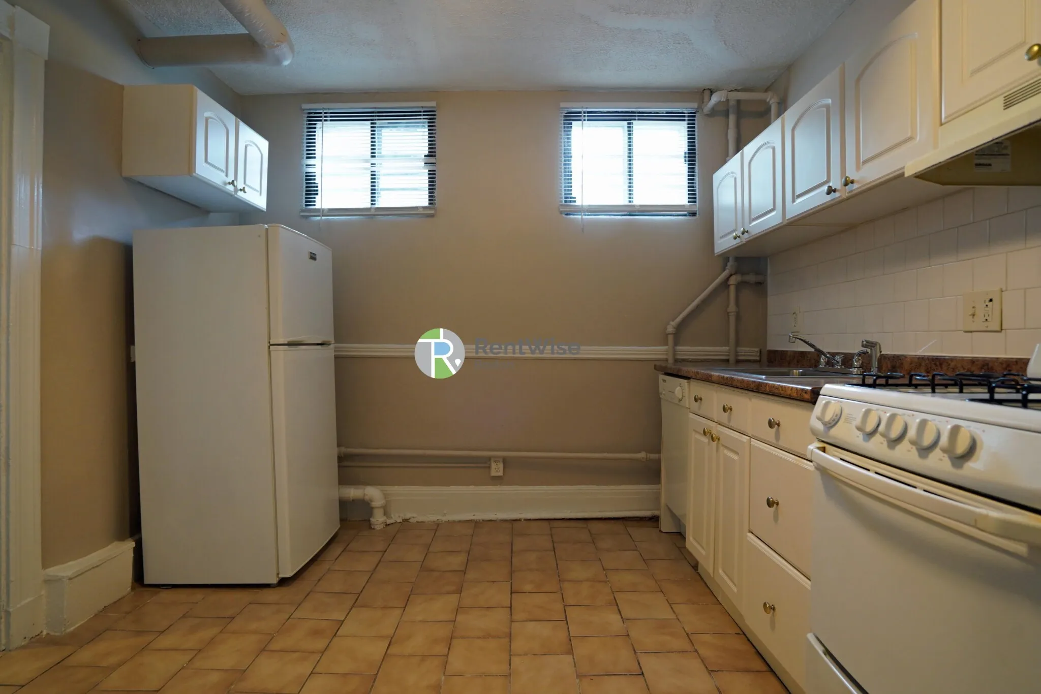 Studio bed, 1 bath apartment for rent at 56 Gardner St Unit 1A, Allston — photo 7 of 15