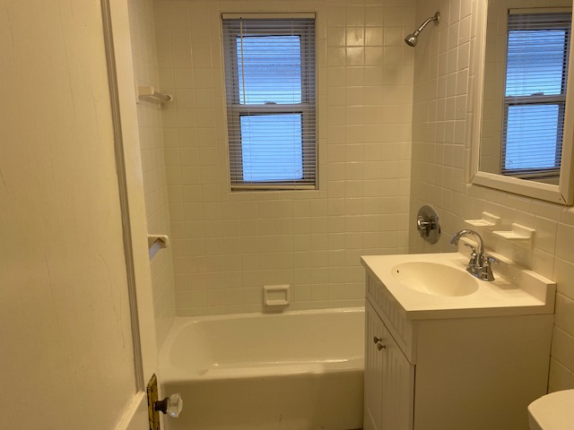 4 bed, 1 bath apartment for rent at 56 Gordon St Unit 2, West Somerville — photo 5 of 17