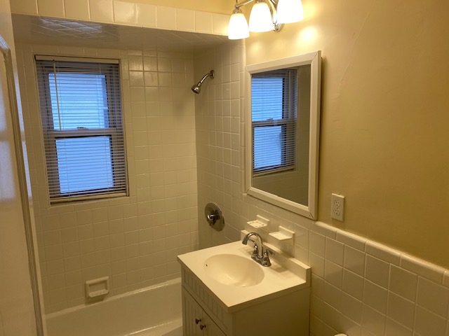 4 bed, 1 bath apartment for rent at 56 Gordon St Unit 2, West Somerville — photo 4 of 17
