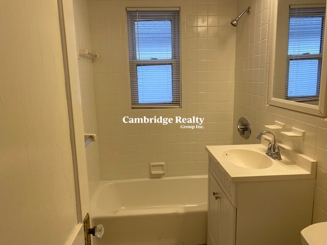 4 bed, 1 bath apartment for rent at 56 Gordon St Unit 2T, West Somerville — photo 16 of 17