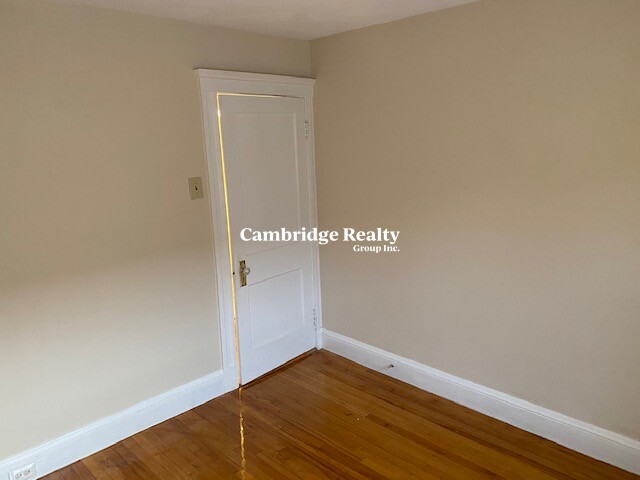 4 bed, 1 bath apartment for rent at 56 Gordon St Unit 2T, West Somerville — photo 14 of 17