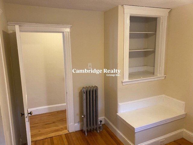 4 bed, 1 bath apartment for rent at 56 Gordon St Unit 2T, West Somerville — photo 8 of 17