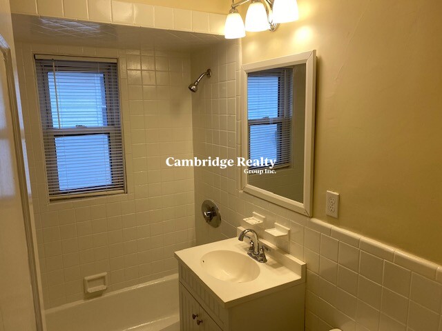 4 bed, 1 bath apartment for rent at 56 Gordon St Unit 2T, West Somerville — photo 15 of 17