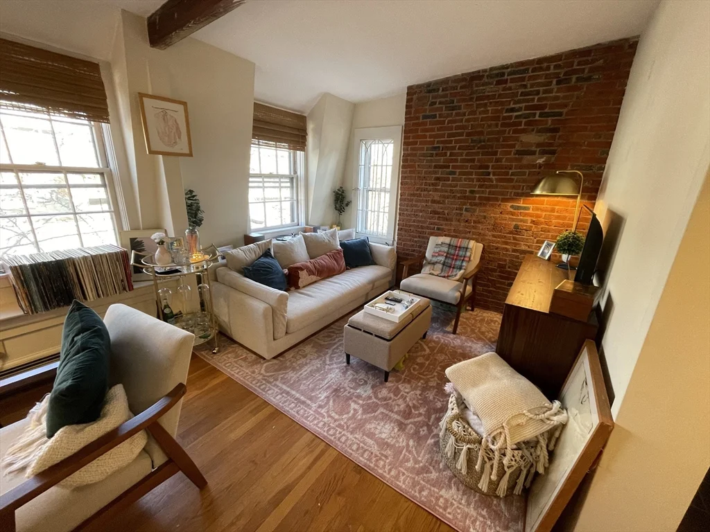 Studio bed, 1 bath apartment for rent at 56 Gray St Unit 6, South End — photo 1 of 10