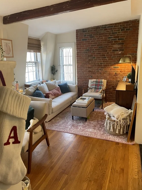 Studio bed, 1 bath apartment for rent at 56 Gray St Unit 6, South End — photo 3 of 10