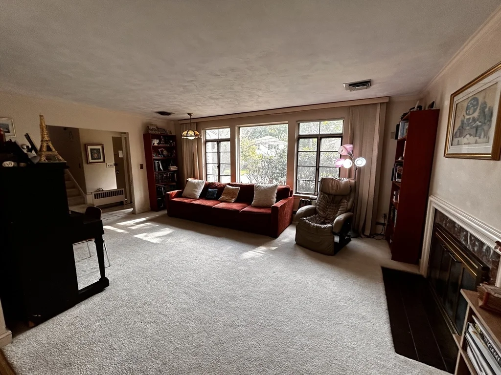 3 bed, 1 bath apartment for rent at 56 Great Meadow Rd, Newton — photo 7 of 32