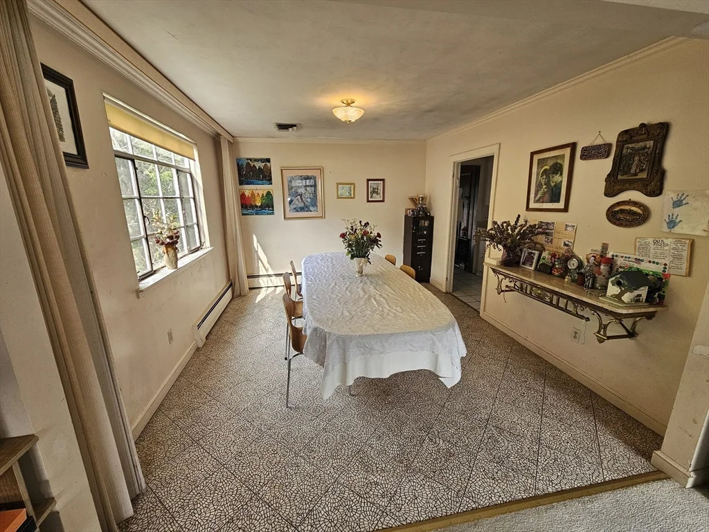 3 bed, 1 bath apartment for rent at 56 Great Meadow Rd, Newton — photo 9 of 32