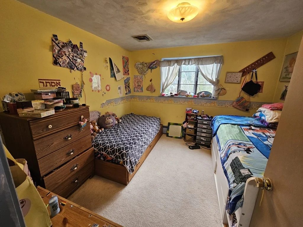 3 bed, 1 bath apartment for rent at 56 Great Meadow Rd, Newton — photo 22 of 32