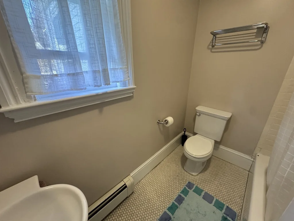 3 bed, 2 bath apartment for rent at 56 Hawes Unit 2, Coolidge Corner — photo 5 of 17