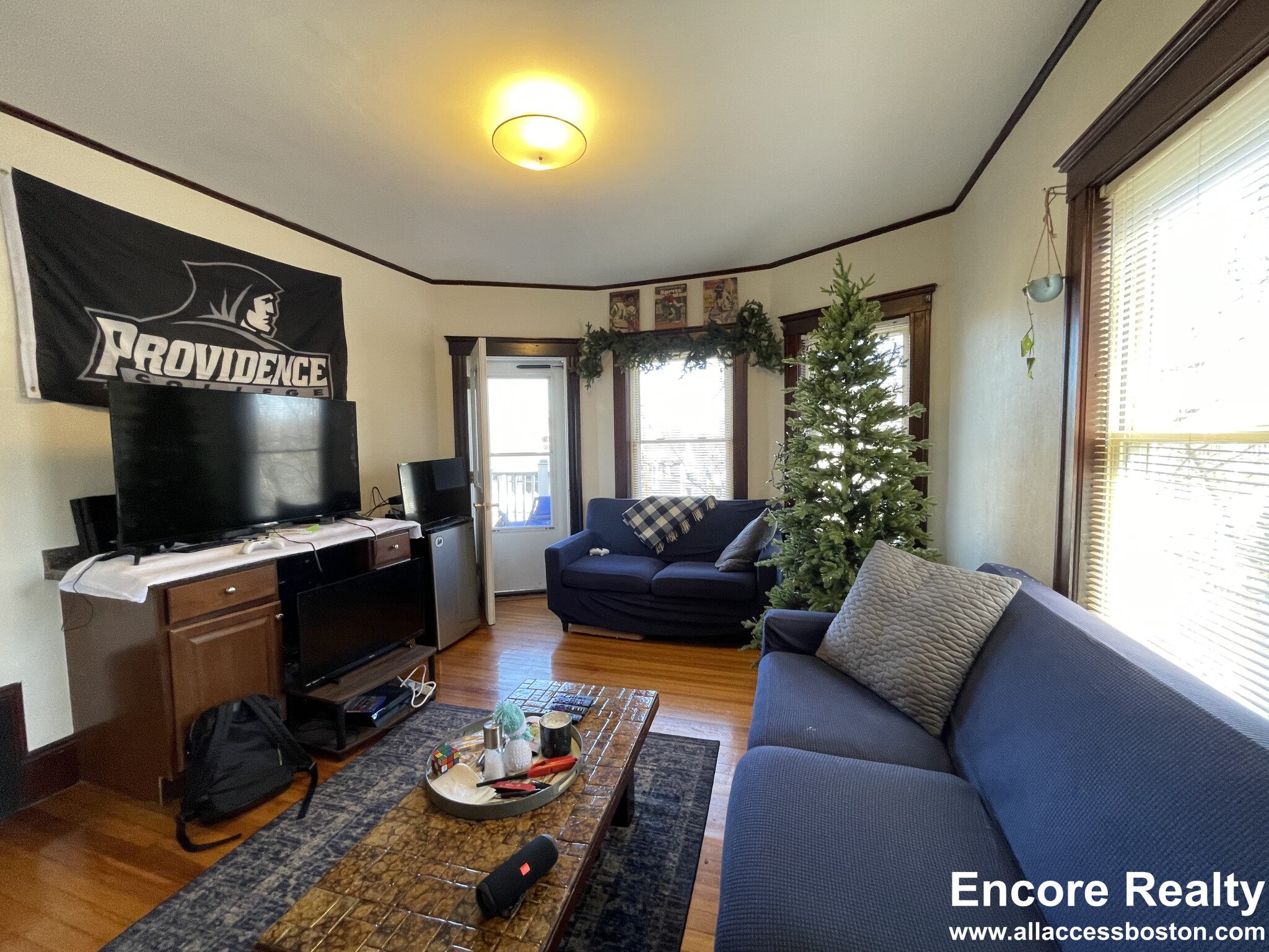3 bed, 2 bath apartment for rent at 56 Hobson St Unit 2, Oak Square