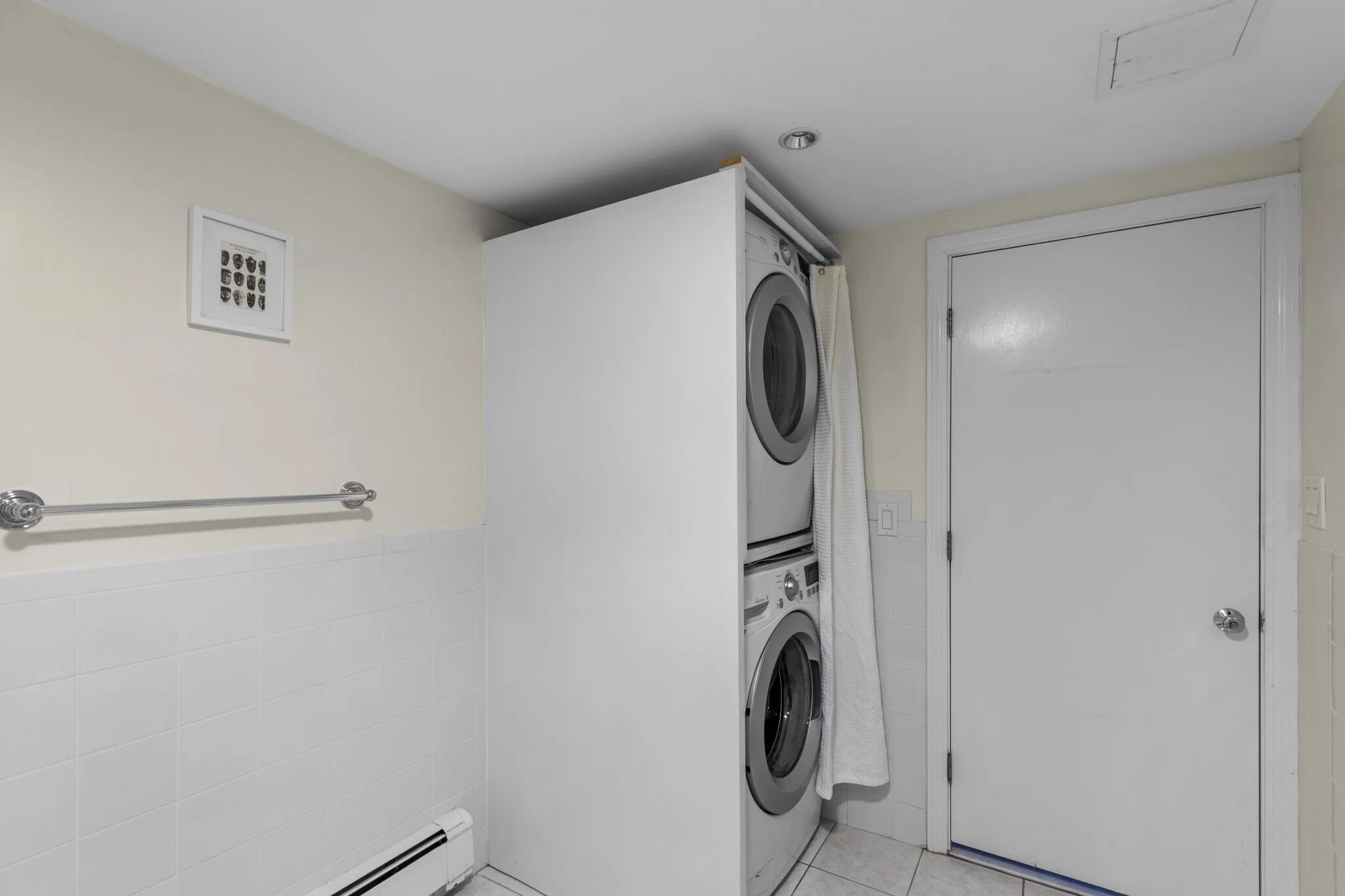 2 bed, 2 bath apartment for rent at 56 Hobson St Unit Garden, Oak Square — photo 9 of 10