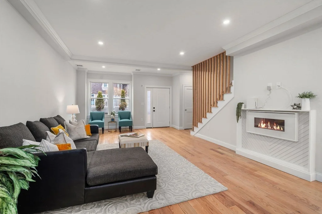 4 bed, 3 bath apartment for rent at 56 Indiana Ter Unit 56, Newton Upper Falls — photo 9 of 22
