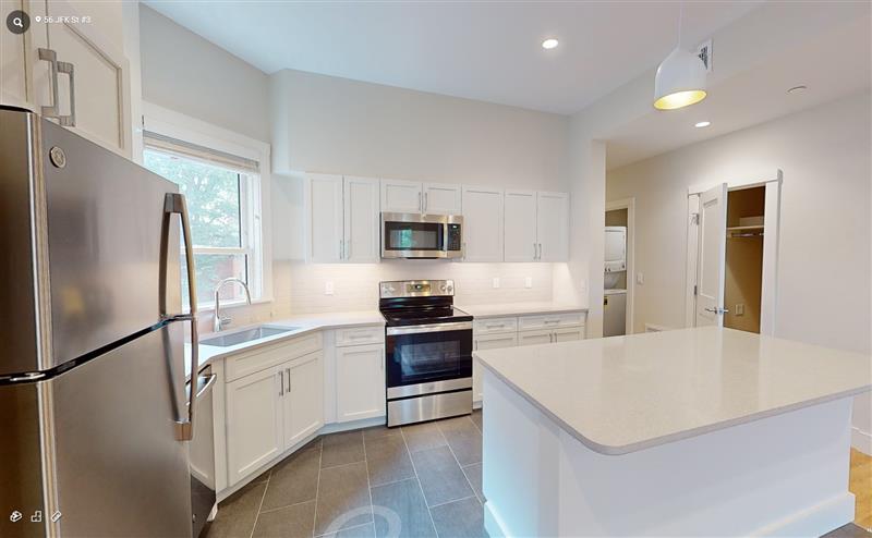 3 bed, 3 bath apartment for rent at 56 John F Kennedy St Unit 4, Riverside — photo 3 of 18