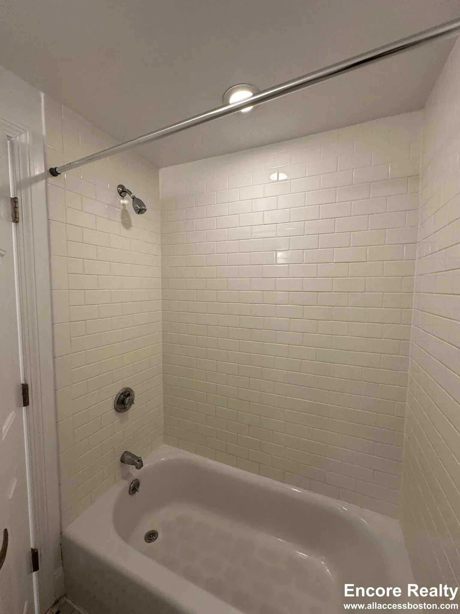 3 bed, 1.5 bath apartment for rent at 56 Langdon St Unit 7, Neighborhood Nine — photo 10 of 25