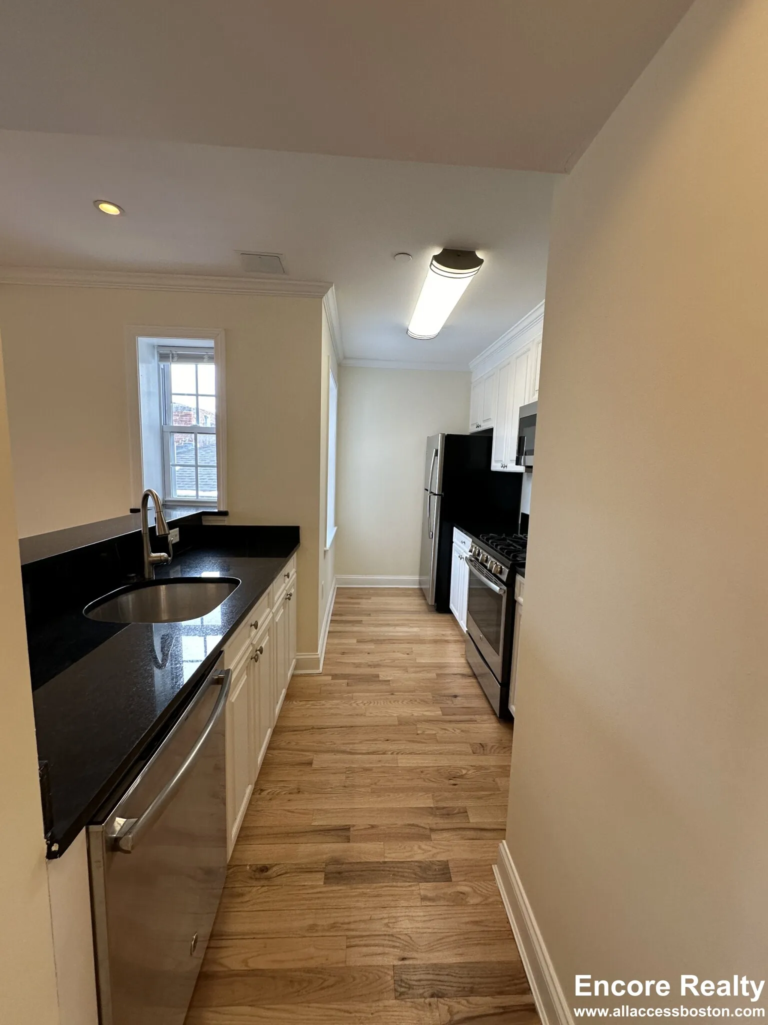 3 bed, 1.5 bath apartment for rent at 56 Langdon St Unit 7, Neighborhood Nine — photo 4 of 25