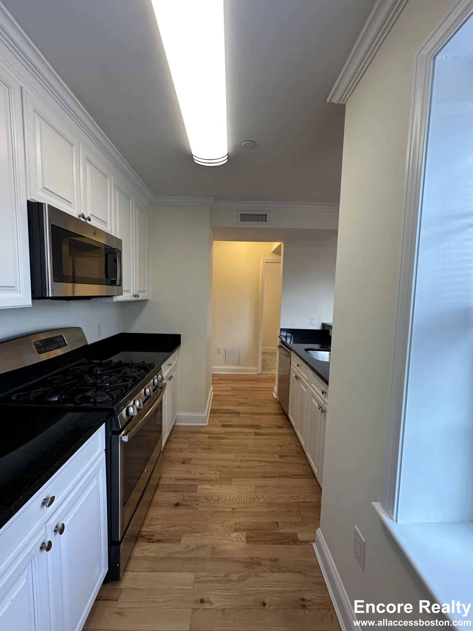 3 bed, 1.5 bath apartment for rent at 56 Langdon St Unit 7, Neighborhood Nine — photo 5 of 25