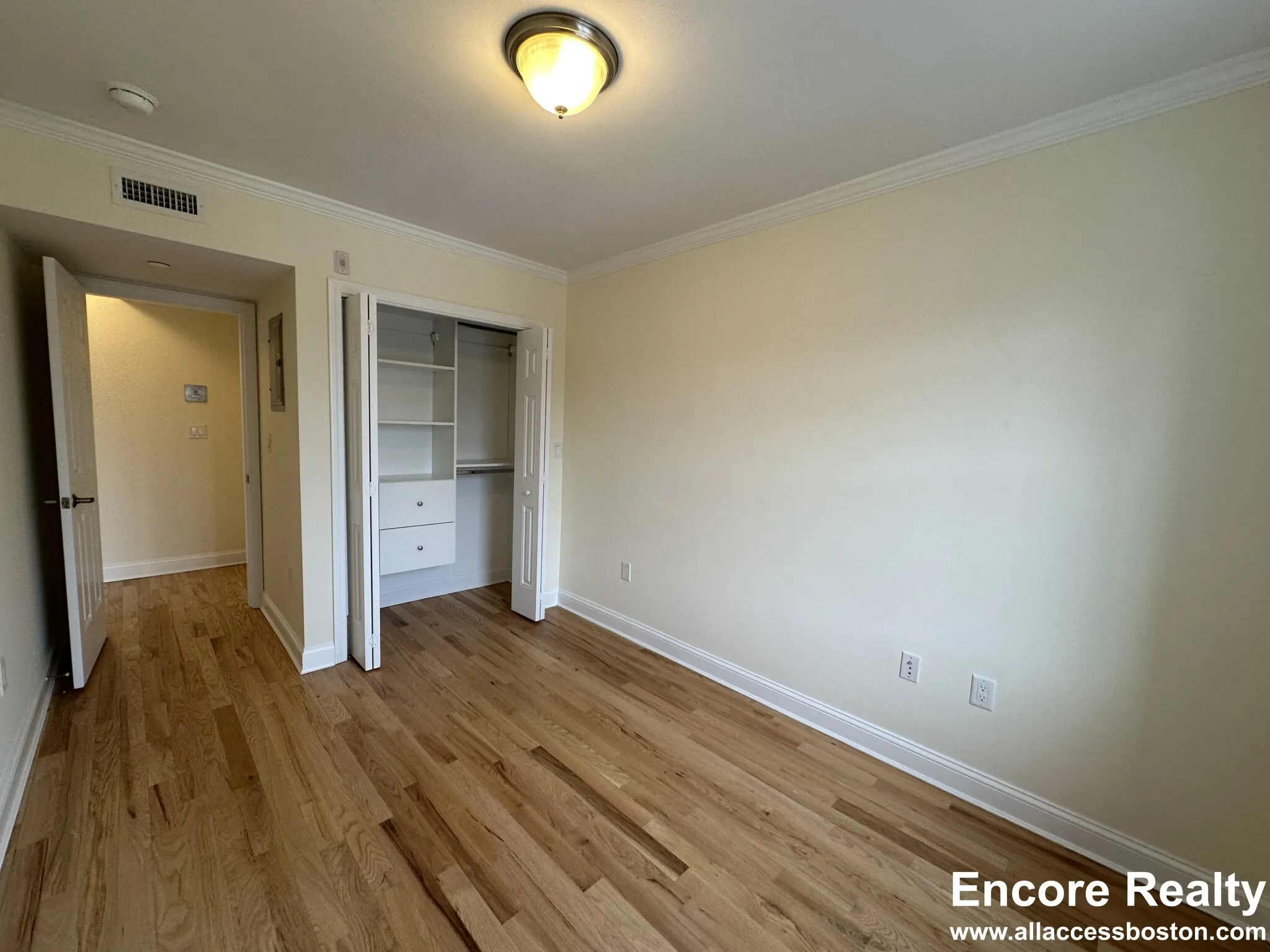 3 bed, 1.5 bath apartment for rent at 56 Langdon St Unit 7, Neighborhood Nine — photo 19 of 25
