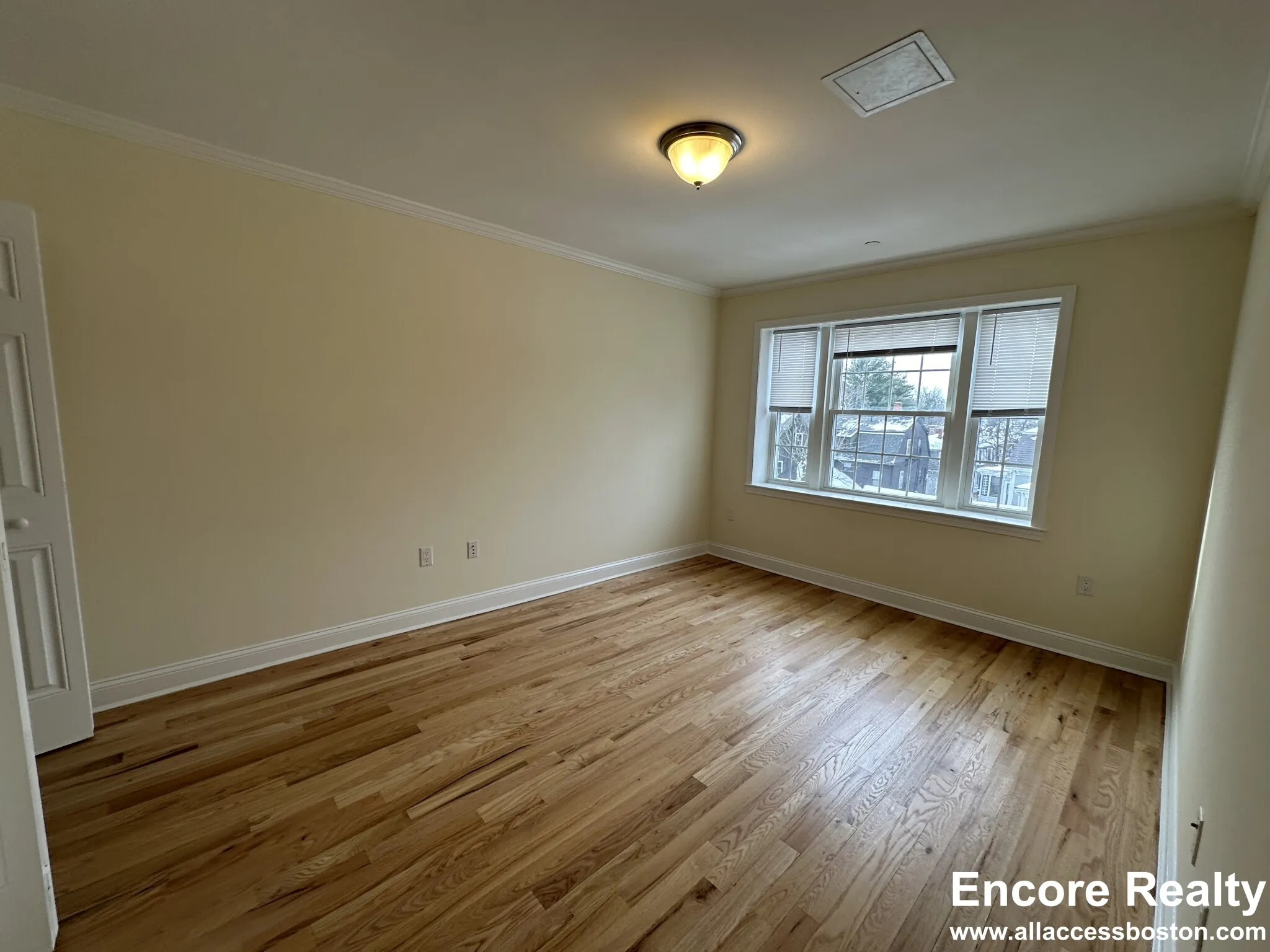 3 bed, 1.5 bath apartment for rent at 56 Langdon St Unit 7, Neighborhood Nine — photo 11 of 25