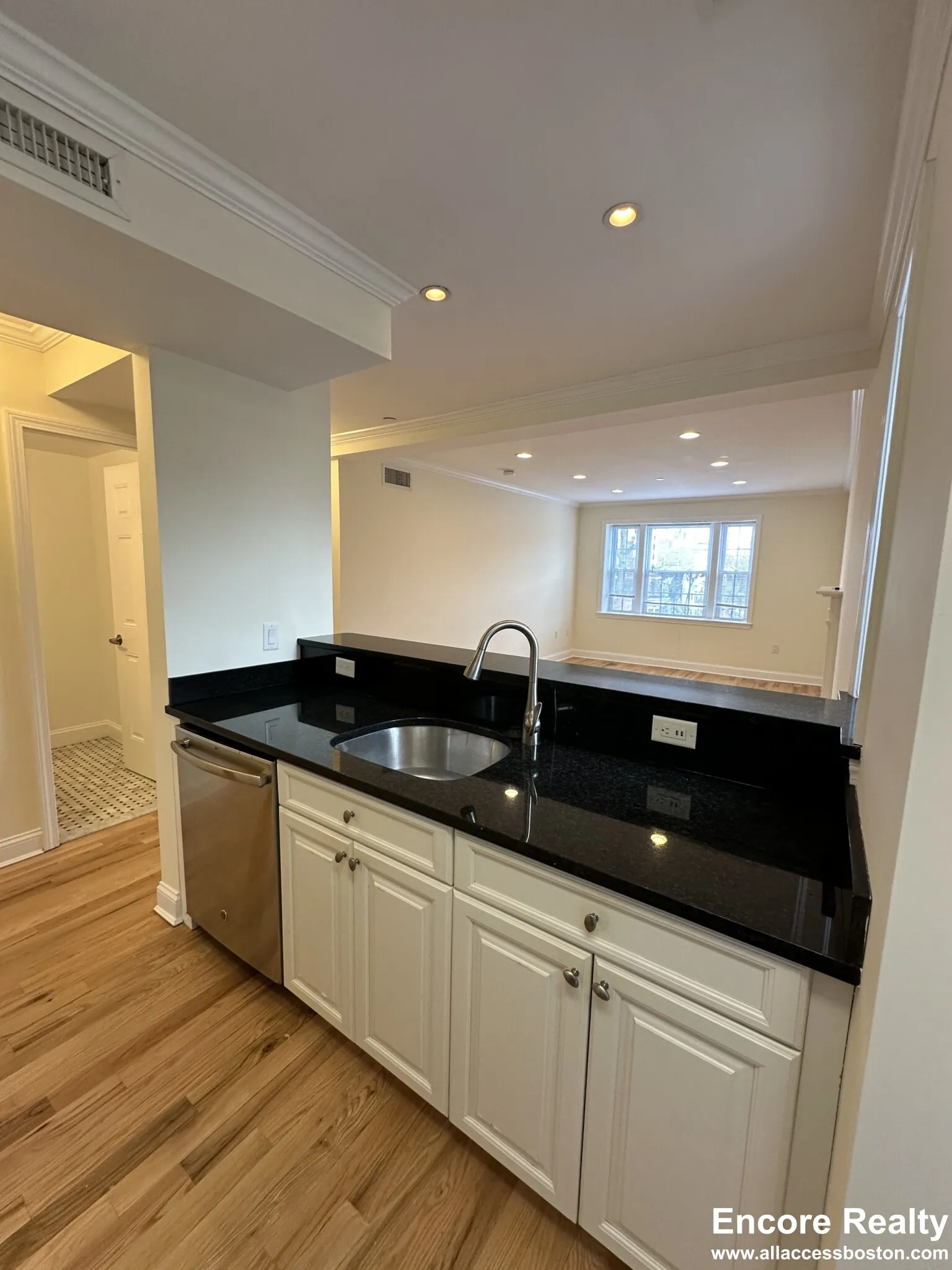3 bed, 1.5 bath apartment for rent at 56 Langdon St Unit 7, Neighborhood Nine — photo 6 of 25