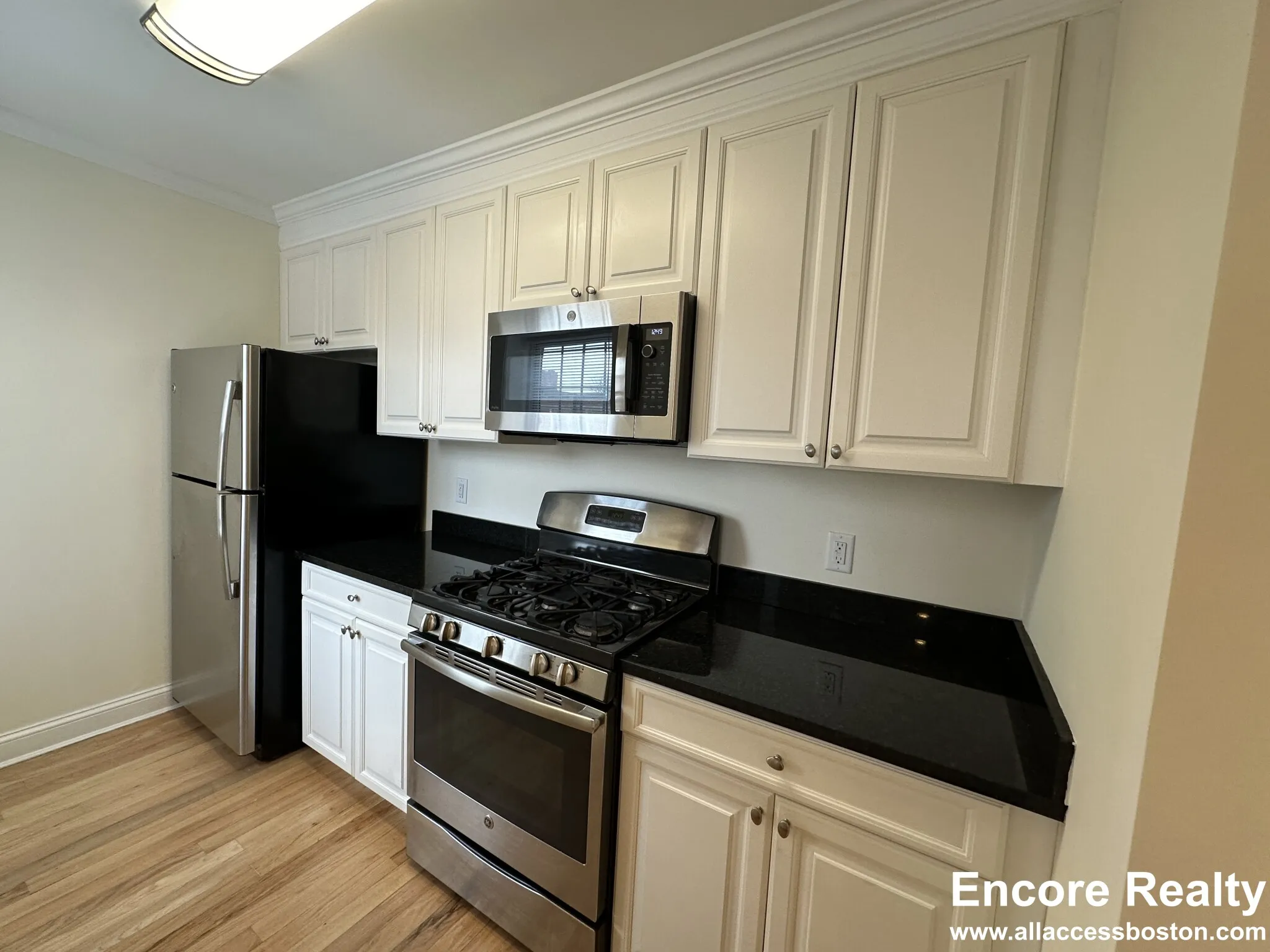3 bed, 1.5 bath apartment for rent at 56 Langdon St Unit 7, Neighborhood Nine — photo 1 of 25