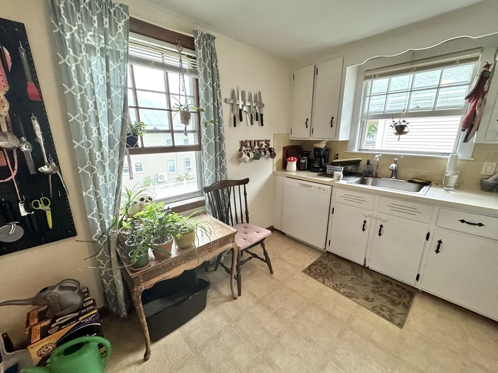 1 bed, 1 bath apartment for rent at 56 Nathan Rd Unit 1, Waltham — photo 11 of 15
