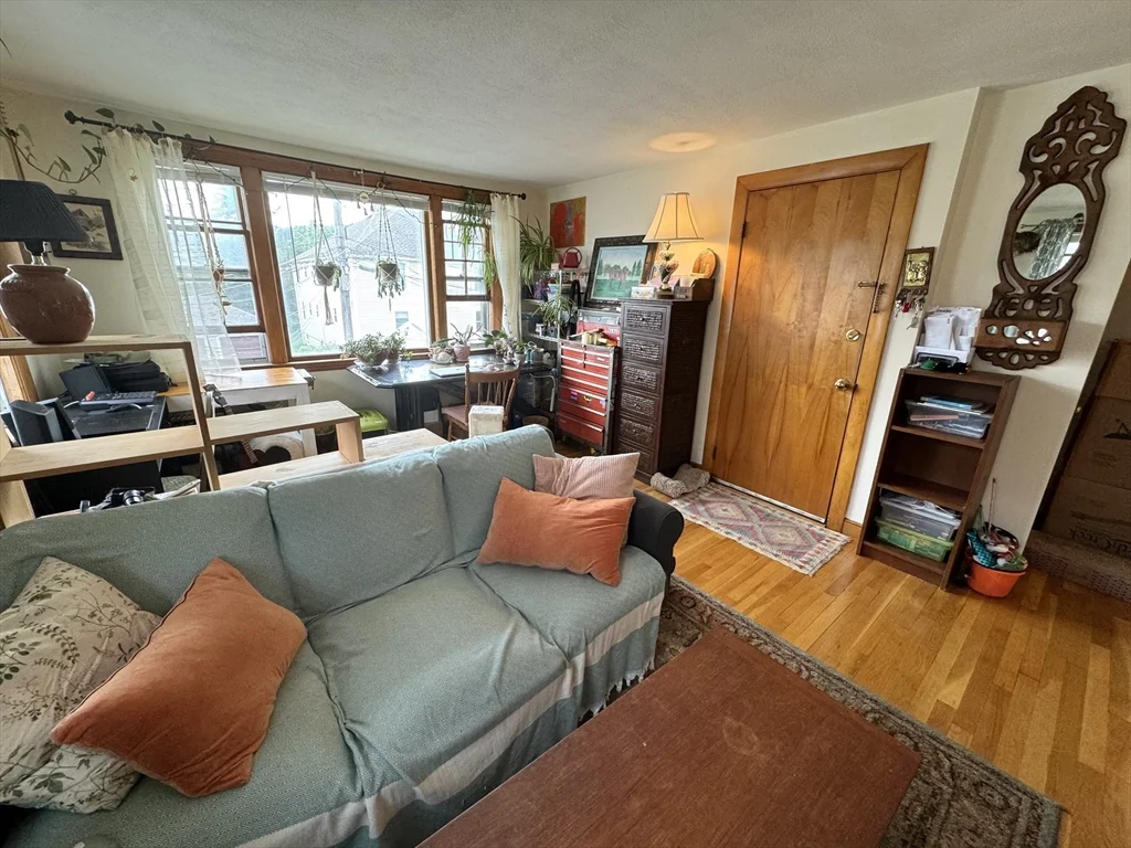 1 bed, 1 bath apartment for rent at 56 Nathan Rd Unit 1, Waltham — photo 5 of 15