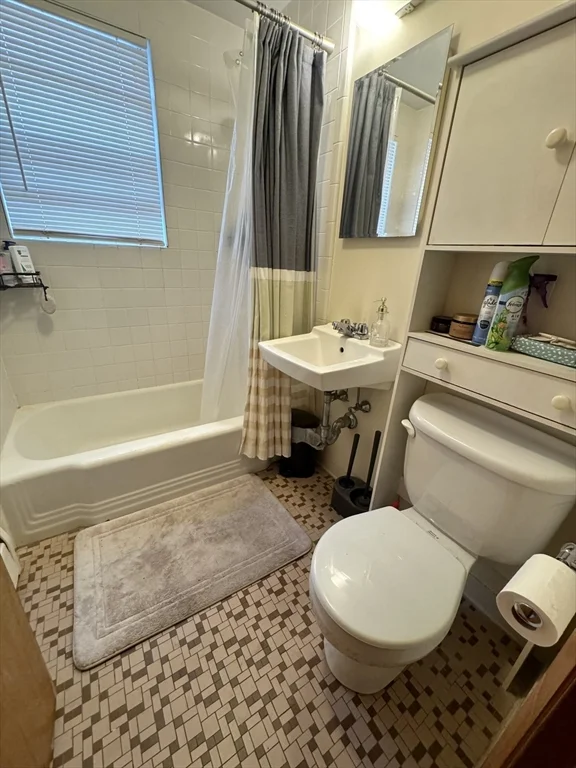 1 bed, 1 bath apartment for rent at 56 Nathan Rd Unit 1, Waltham — photo 12 of 15