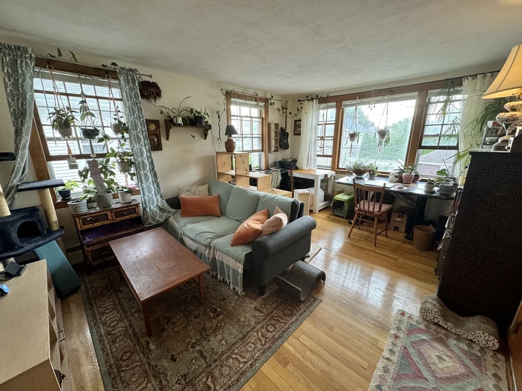 1 bed, 1 bath apartment for rent at 56 Nathan Rd Unit 1, Waltham — photo 3 of 15