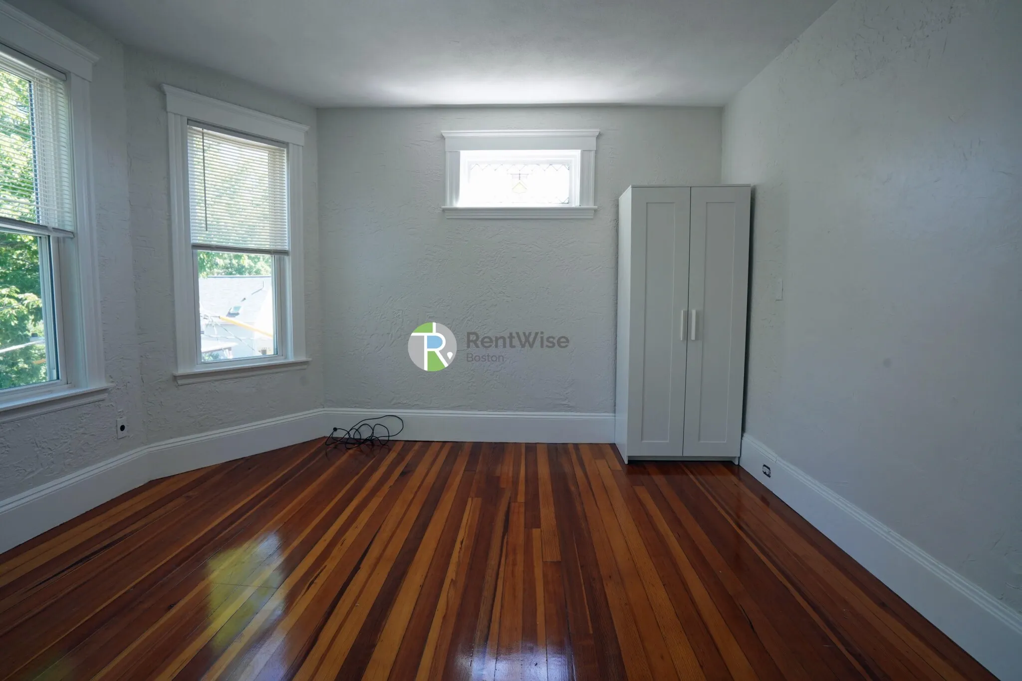 4 bed, 1 bath apartment for rent at 56 Oxford St Unit 58-3, Spring Hill