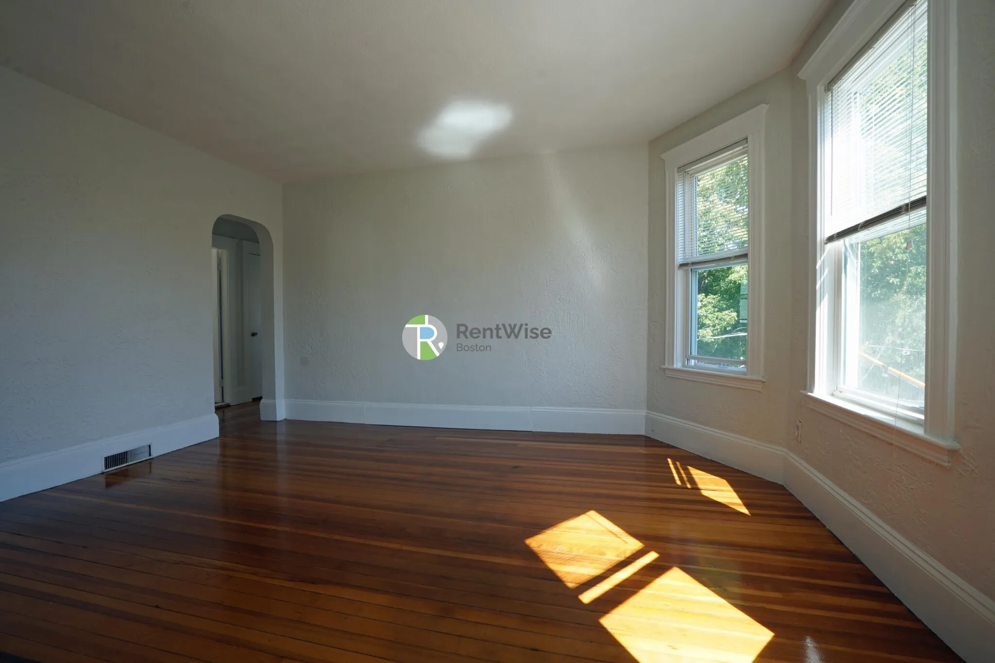 4 bed, 1 bath apartment for rent at 56 Oxford St Unit 58-3, Spring Hill — photo 5 of 44