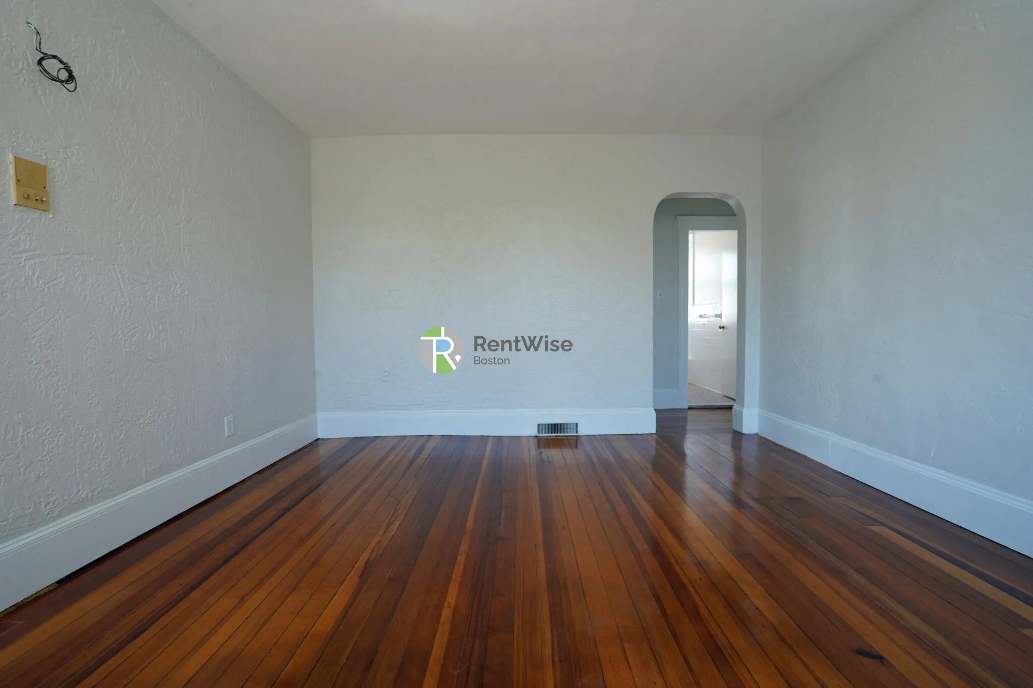 4 bed, 1 bath apartment for rent at 56 Oxford St Unit 58-3, Spring Hill — photo 4 of 44
