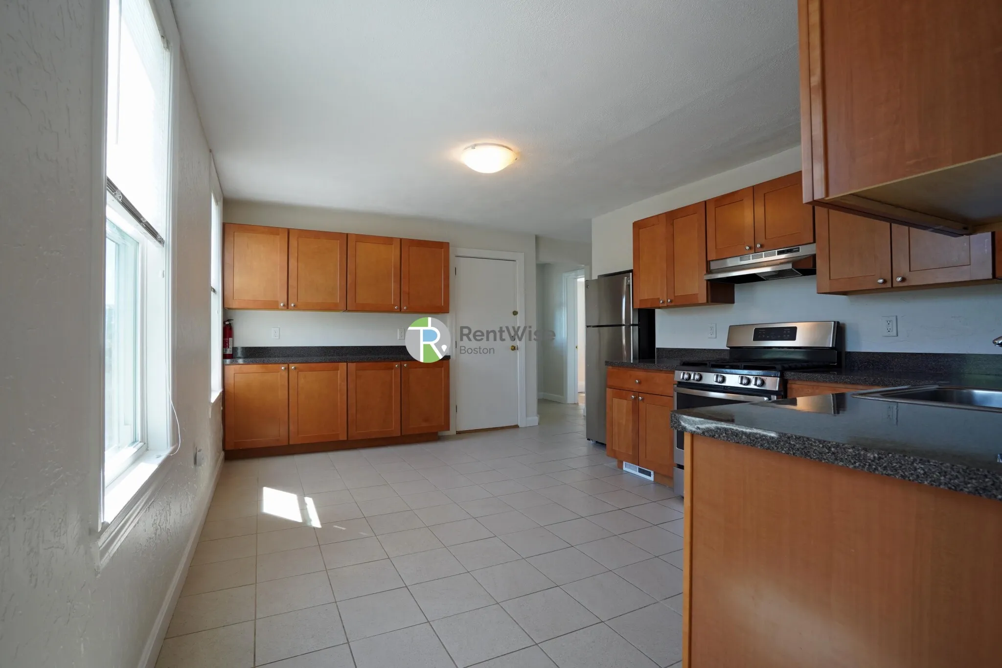 4 bed, 1 bath apartment for rent at 56 Oxford St Unit 58-3, Spring Hill — photo 6 of 44