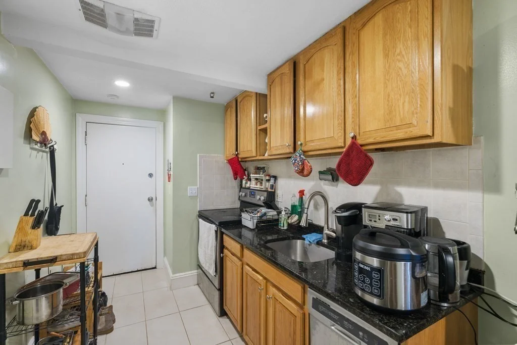 1 bed, 1 bath apartment for rent at 56 Park Vale Ave Unit 12, Allston — photo 3 of 10