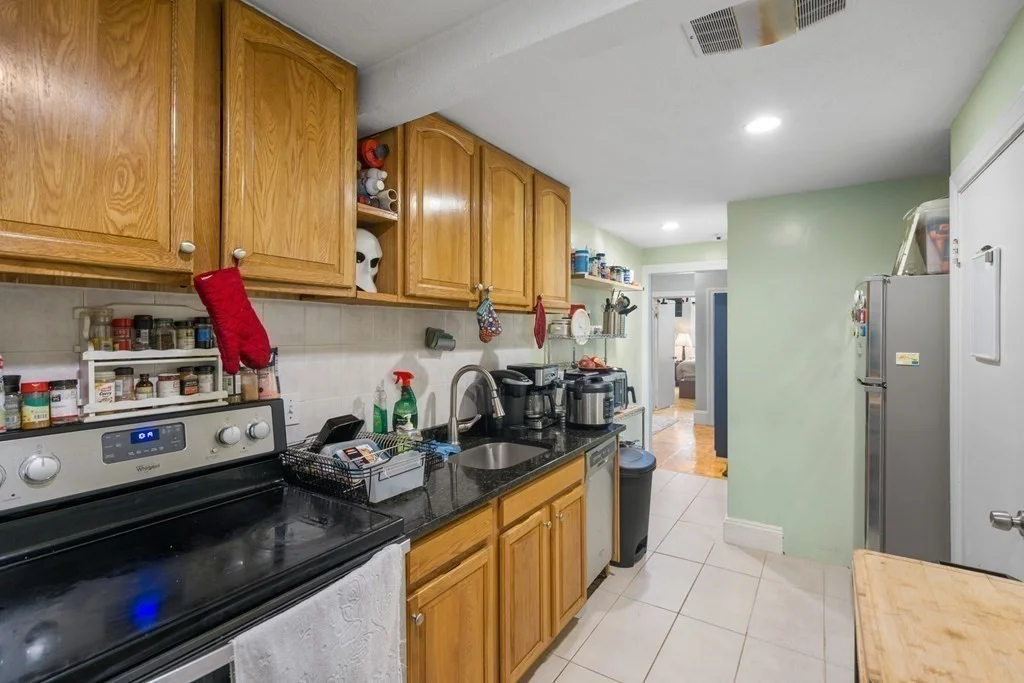 1 bed, 1 bath apartment for rent at 56 Park Vale Ave Unit 12, Allston — photo 2 of 10