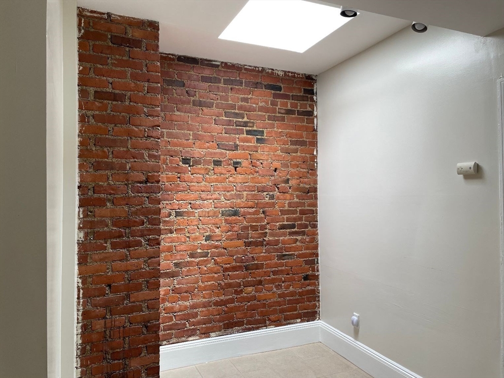 2 bed, 1 bath apartment for rent at 56 Park Vale Ave Unit 17, Allston — photo 6 of 15