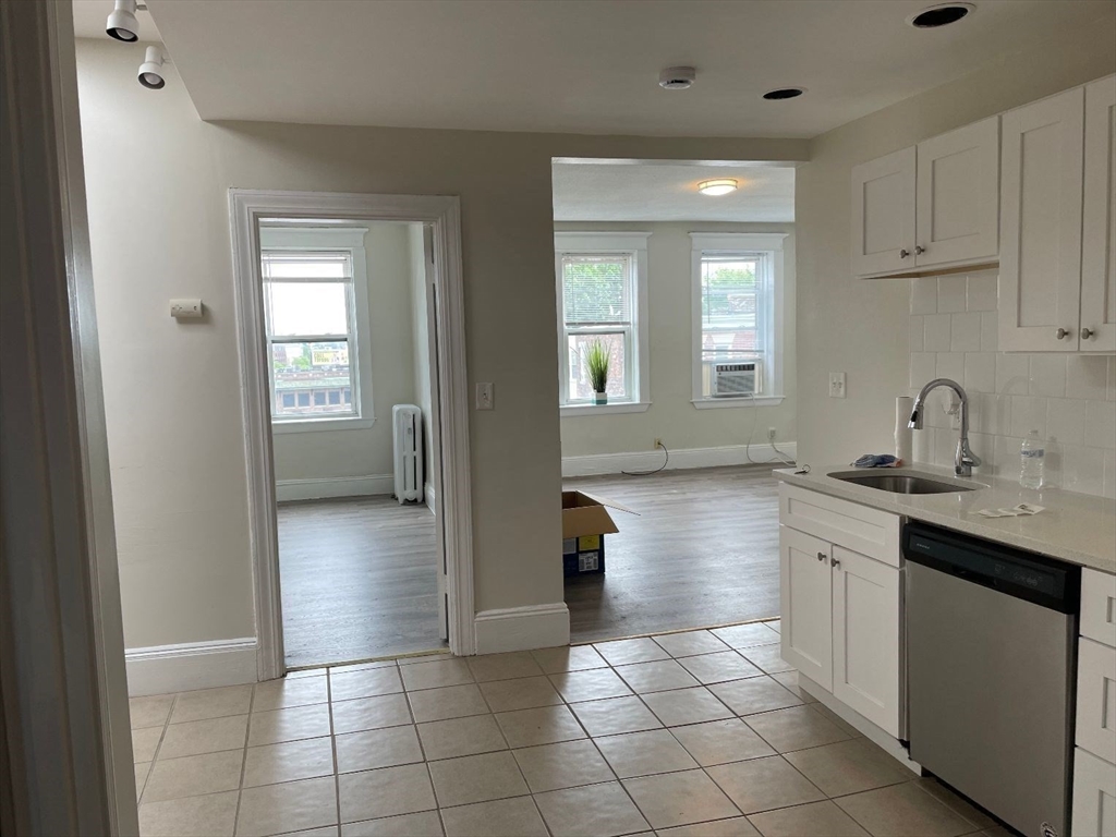 2 bed, 1 bath apartment for rent at 56 Park Vale Ave Unit 17, Allston — photo 4 of 15