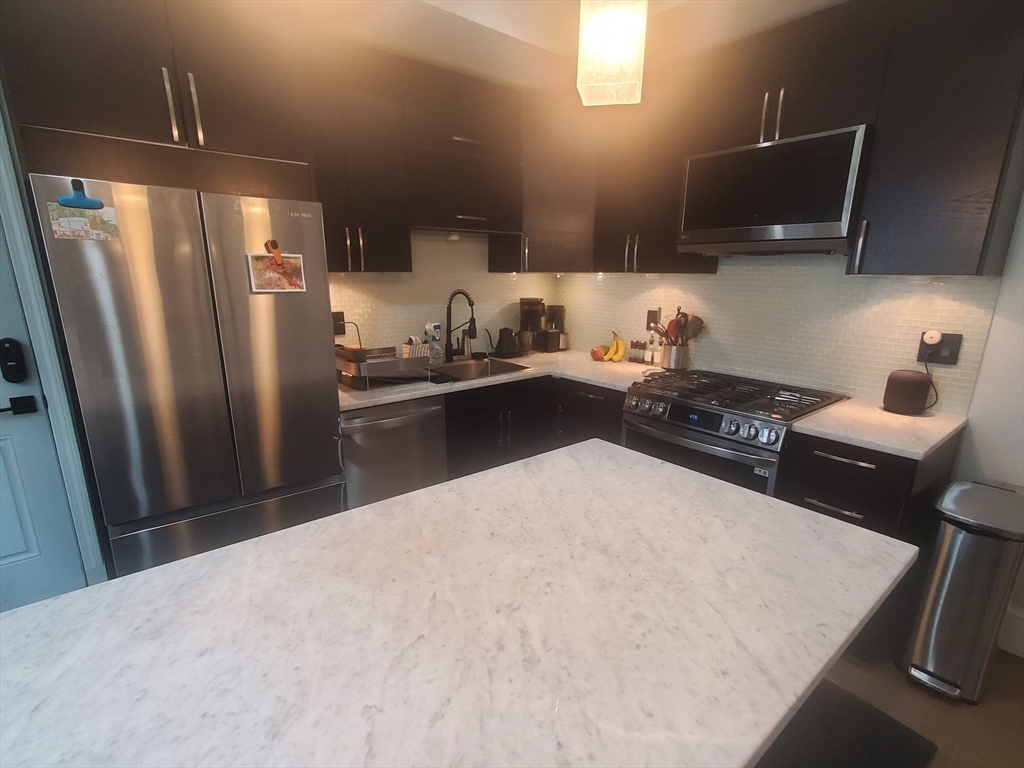 2 bed, 1 bath apartment for rent at 56 Percival St Unit 1, Dorchester — photo 2 of 14