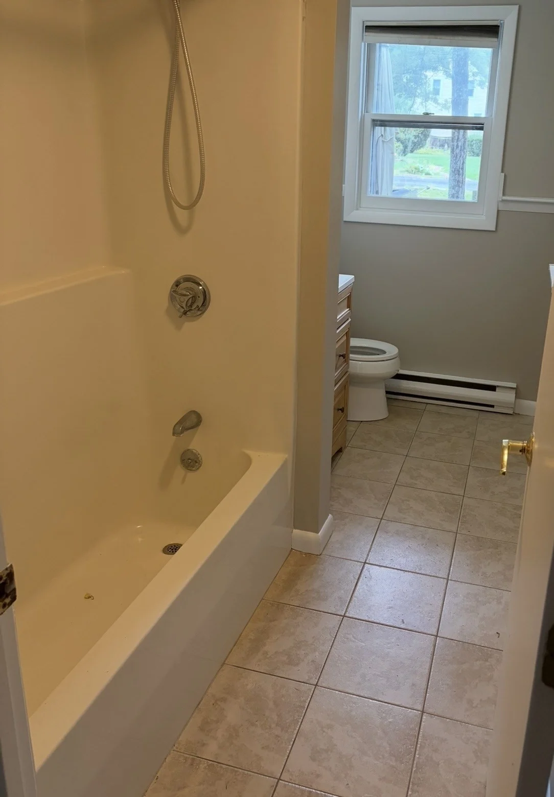 2 bed, 1 bath apartment for rent at 56 Pinewood Ave Unit 1, Sudbury — photo 5 of 6
