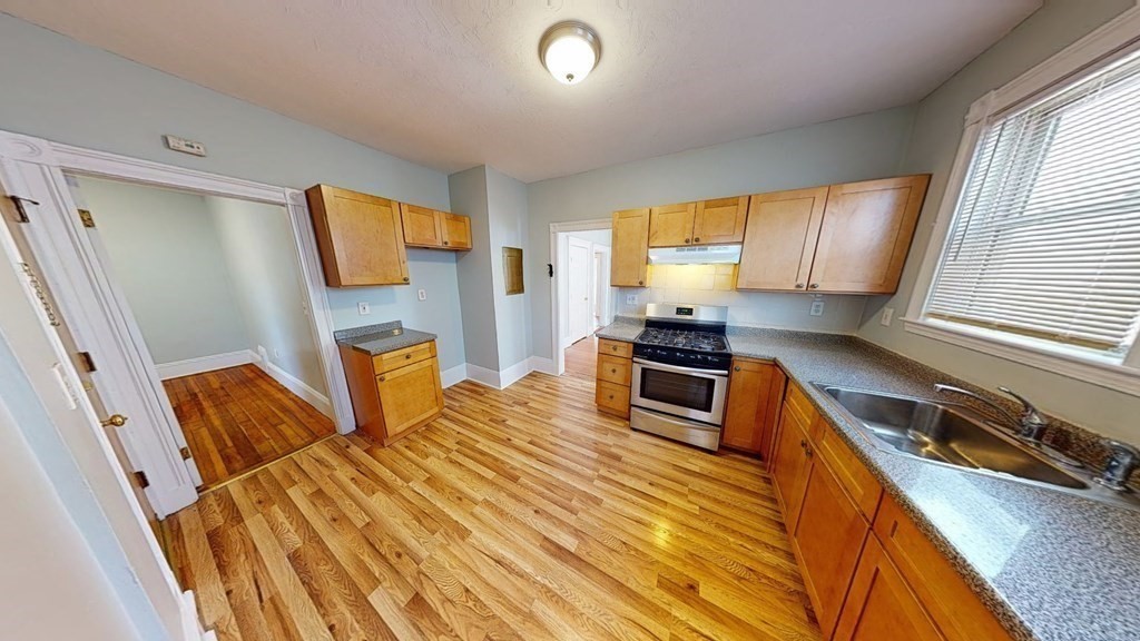 3 bed apartment for rent at 56 Ridgewood St Unit 2, Dorchester — photo 2 of 31