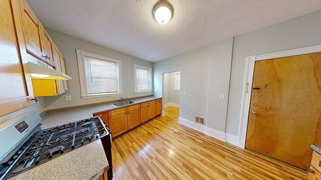 3 bed apartment for rent at 56 Ridgewood St Unit 2, Dorchester — photo 1 of 31