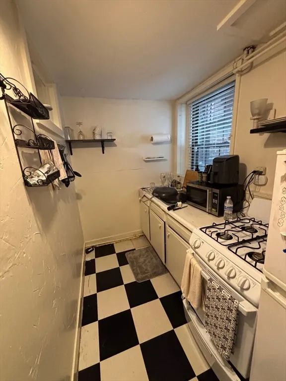 1 bed, 1 bath apartment for rent at 56 River St Unit B, Beacon Hill — photo 13 of 17