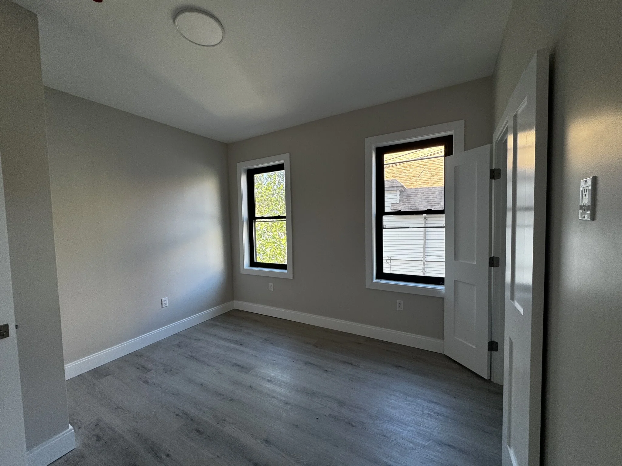 3 bed, 1 bath apartment for rent at 56 Sachem St Unit 5, Lynn — photo 3 of 22