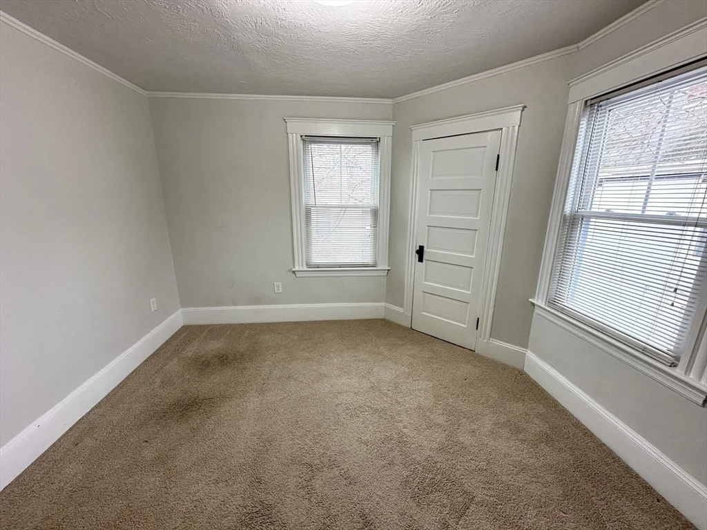 3 bed, 1 bath apartment for rent at 56 Sheridan St Unit 1, Zip 01830 — photo 13 of 16