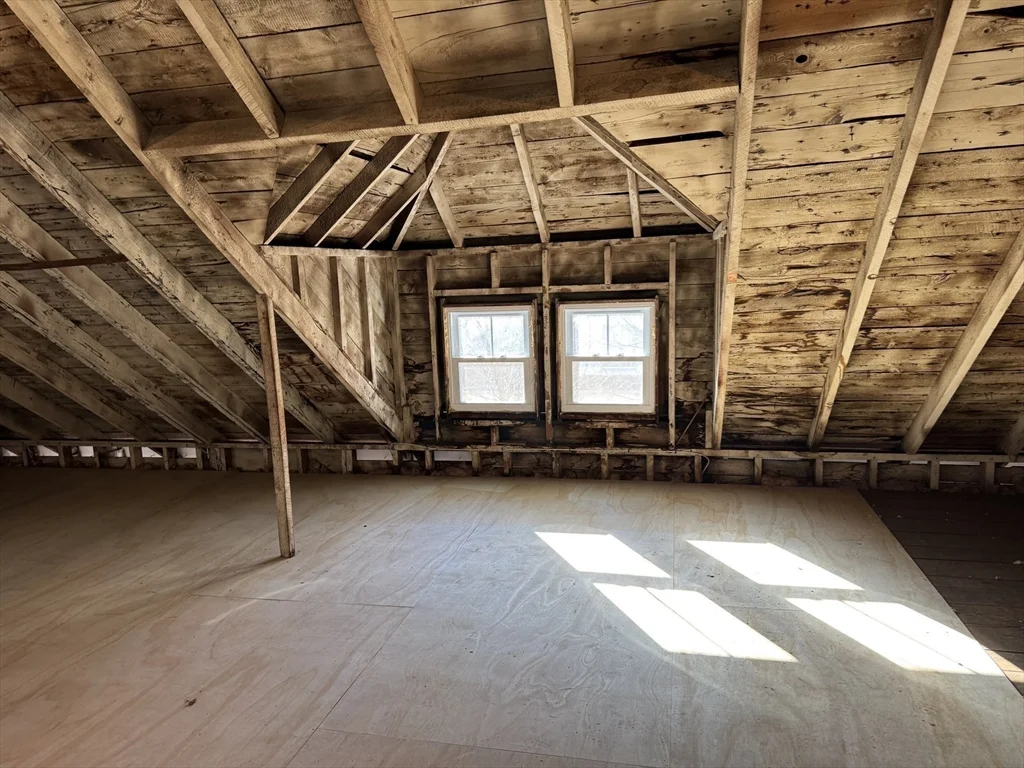 3 bed, 1 bath apartment for rent at 56 Sheridan St Unit 1, Zip 01830 — photo 9 of 16
