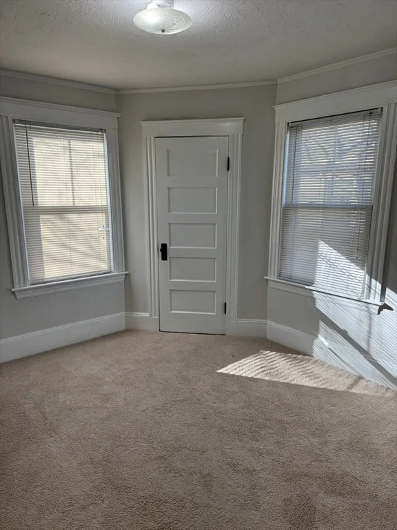 3 bed, 1 bath apartment for rent at 56 Sheridan St Unit 1, Zip 01830 — photo 5 of 16