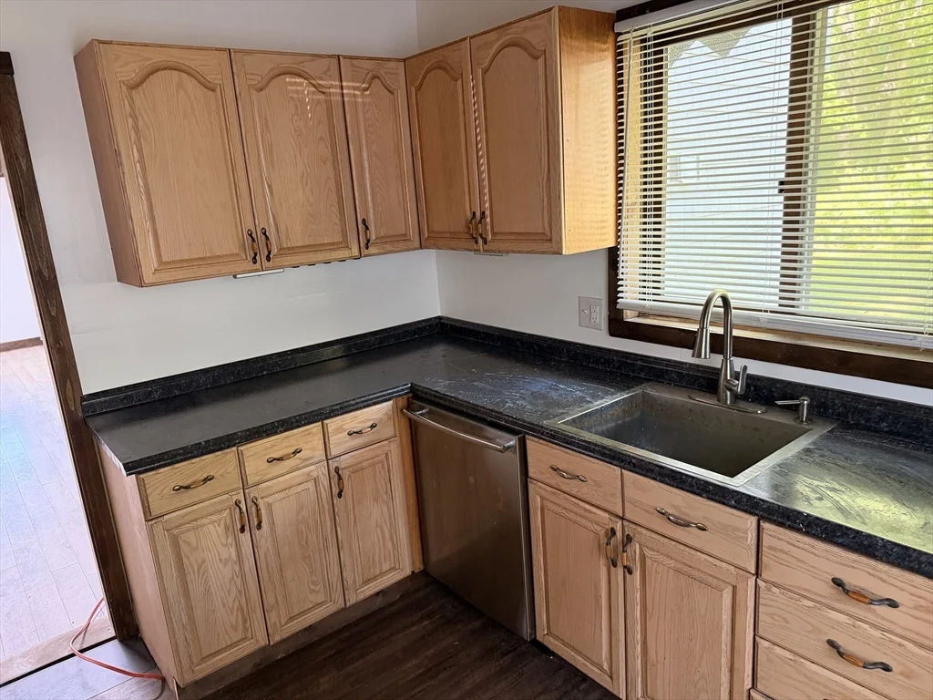3 bed, 1 bath apartment for rent at 56 Shore Dr, Upton — photo 7 of 20