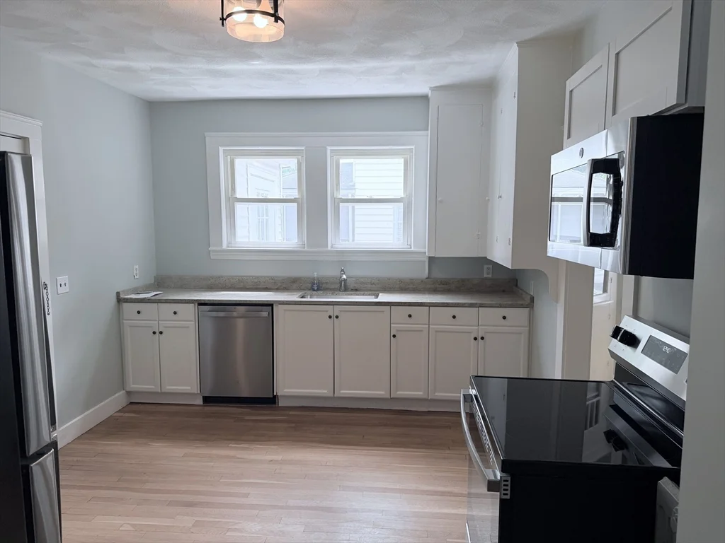 3 bed, 1 bath apartment for rent at 56 South Main St Unit 1, Uxbridge — photo 4 of 25