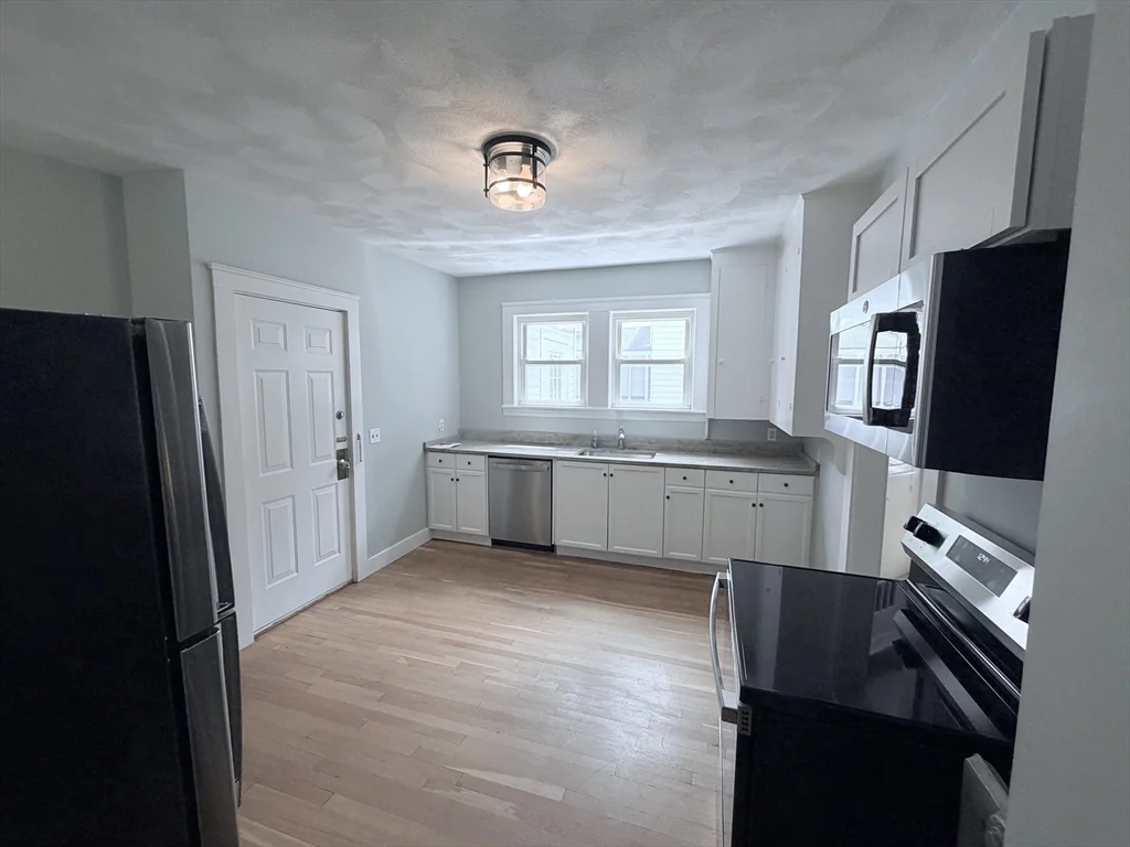 3 bed, 1 bath apartment for rent at 56 South Main St Unit 1, Uxbridge — photo 6 of 25