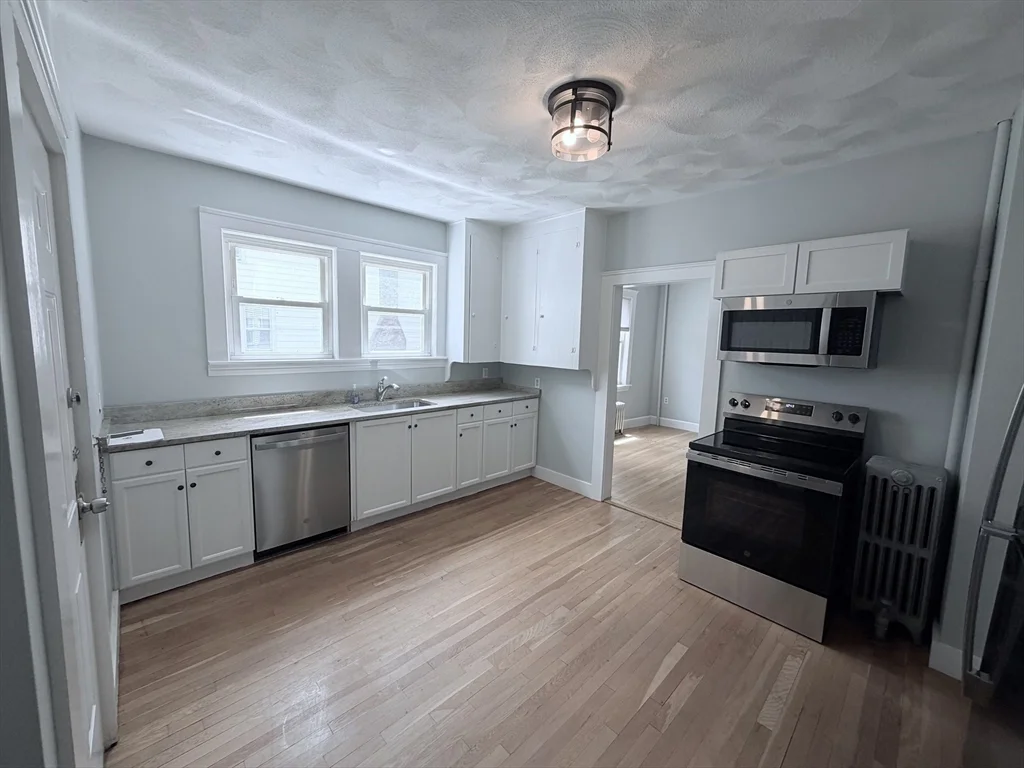 3 bed, 1 bath apartment for rent at 56 South Main St Unit 1, Uxbridge — photo 5 of 25
