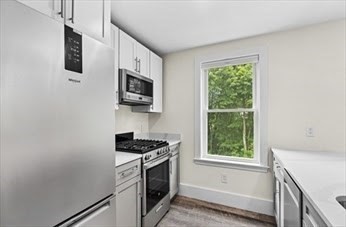 2 bed, 1 bath apartment for rent at 56 Spring St Unit 2, Cohasset — photo 3 of 13